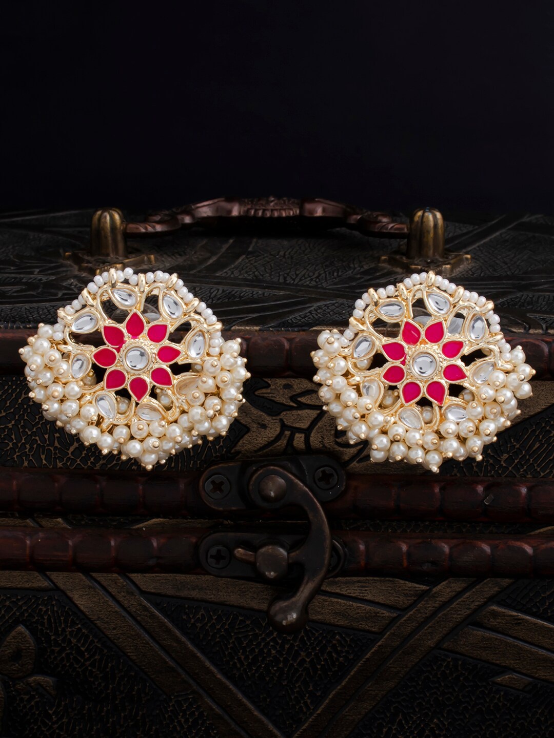 

Sukkhi Gold-Plated Kundan Studded Contemporary Studs Earrings