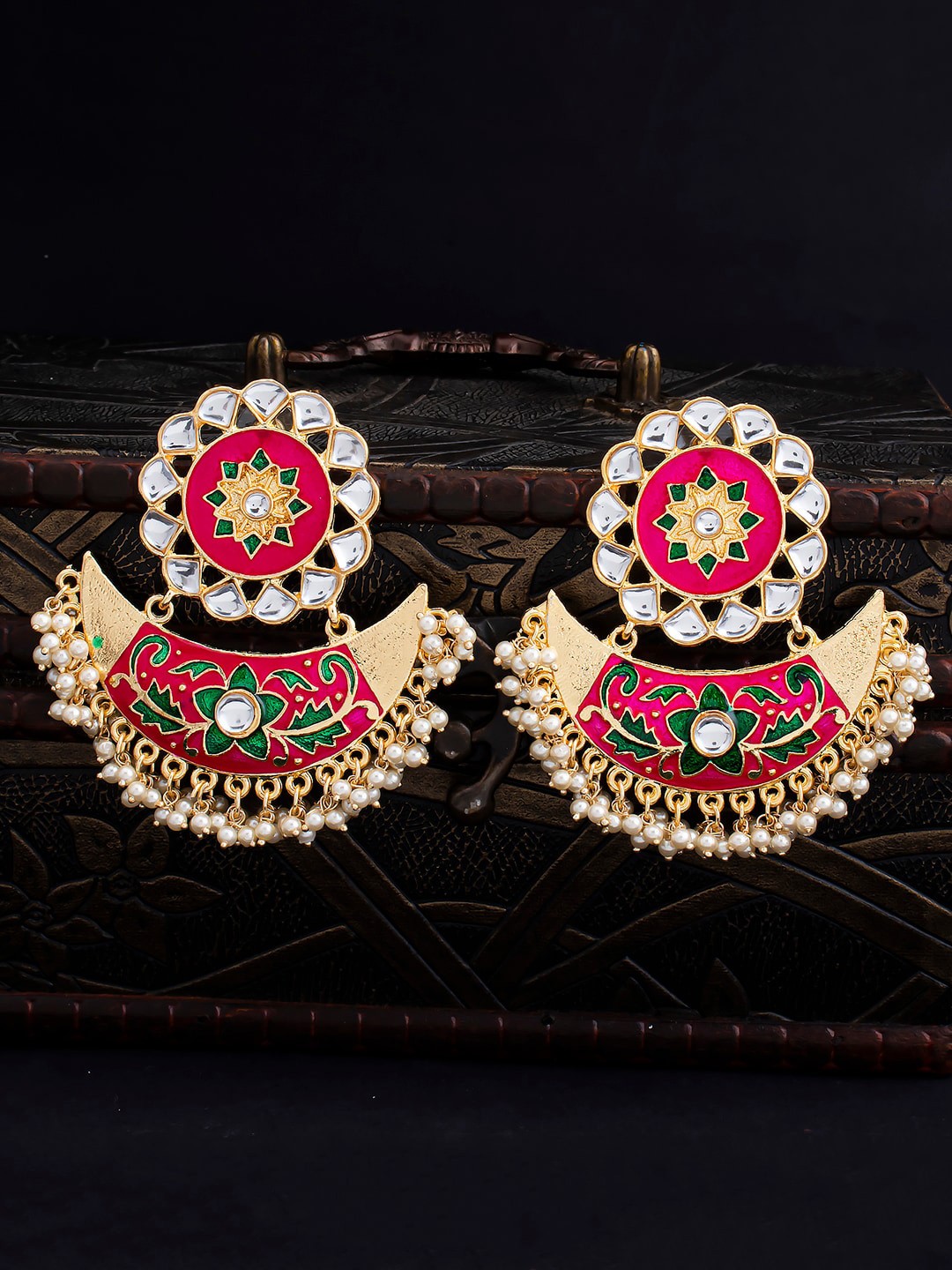 

Sukkhi Gold Plated Crescent Chandbalis Earrings