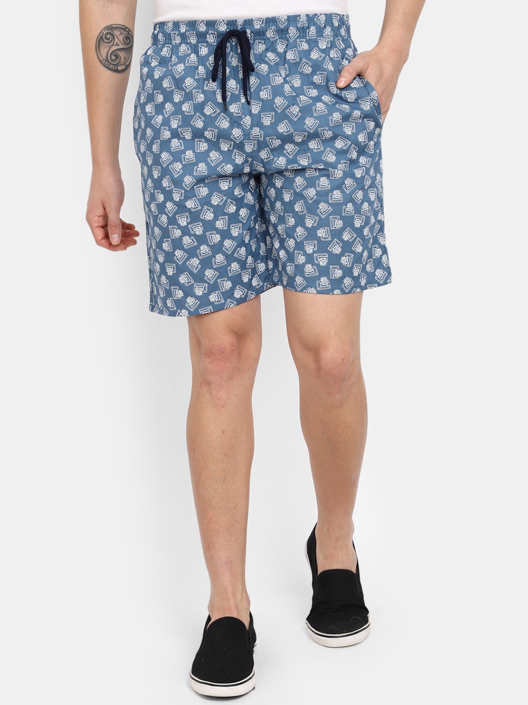 

V-Mart Men Mid-Rise Graphic Printed Outdoor Shorts, Teal