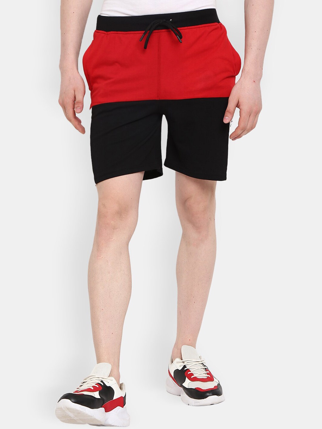 

V-Mart Men Mid-Rise Colourblocked Outdoor Shorts, Black