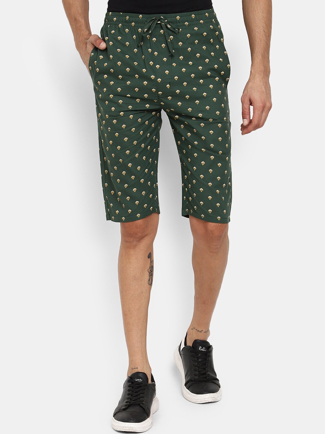 

V-Mart Men Mid-Rise conversational Printed Regular Shorts, Green