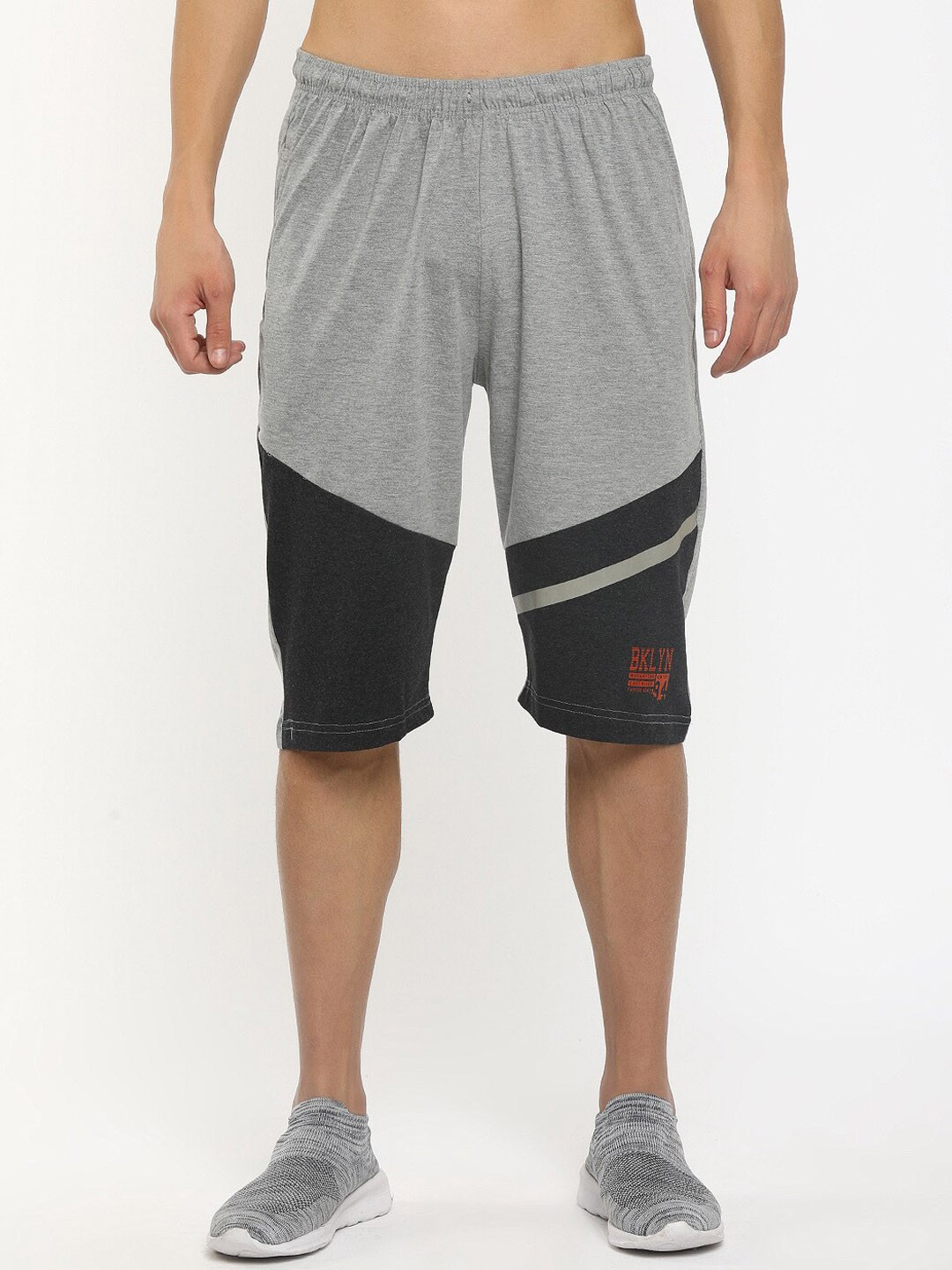 

V-Mart Men Colourblocked Mid Rise Cotton Shorts, Grey
