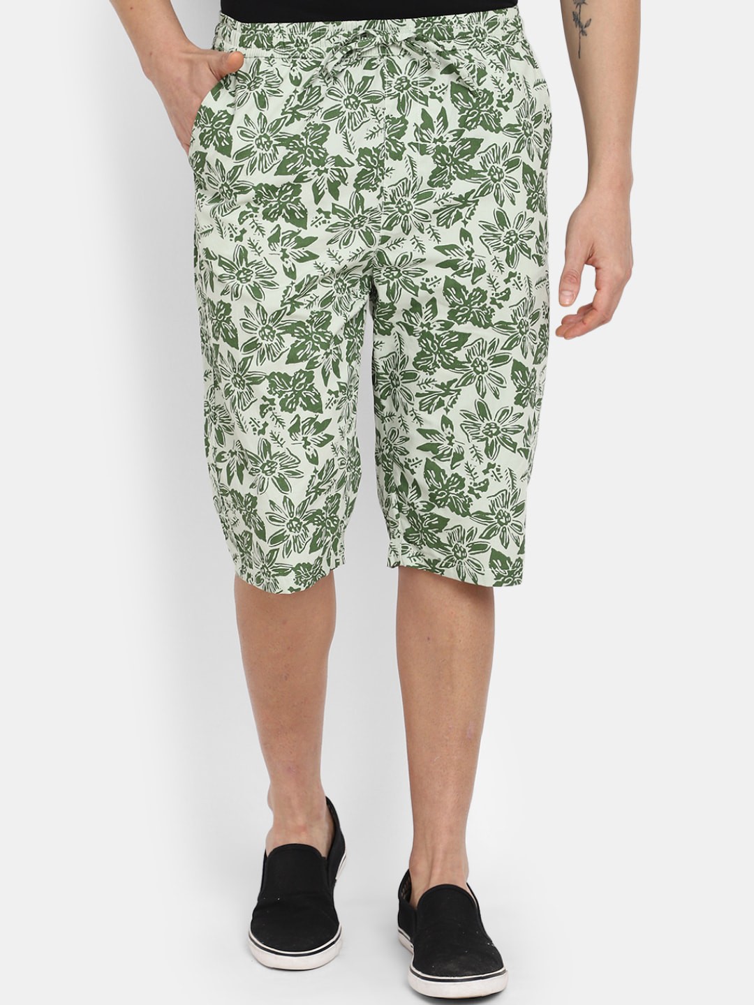

V-Mart Men Floral Printed Mid Rise Cotton Shorts, Green