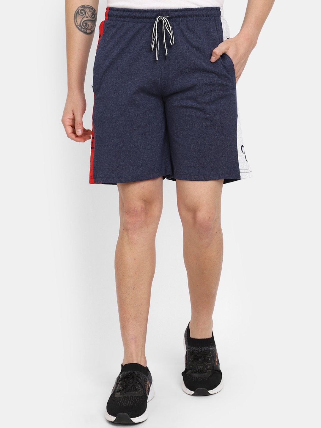 

V-Mart Men Colourblocked Mid Rise Sports Shorts, Navy blue