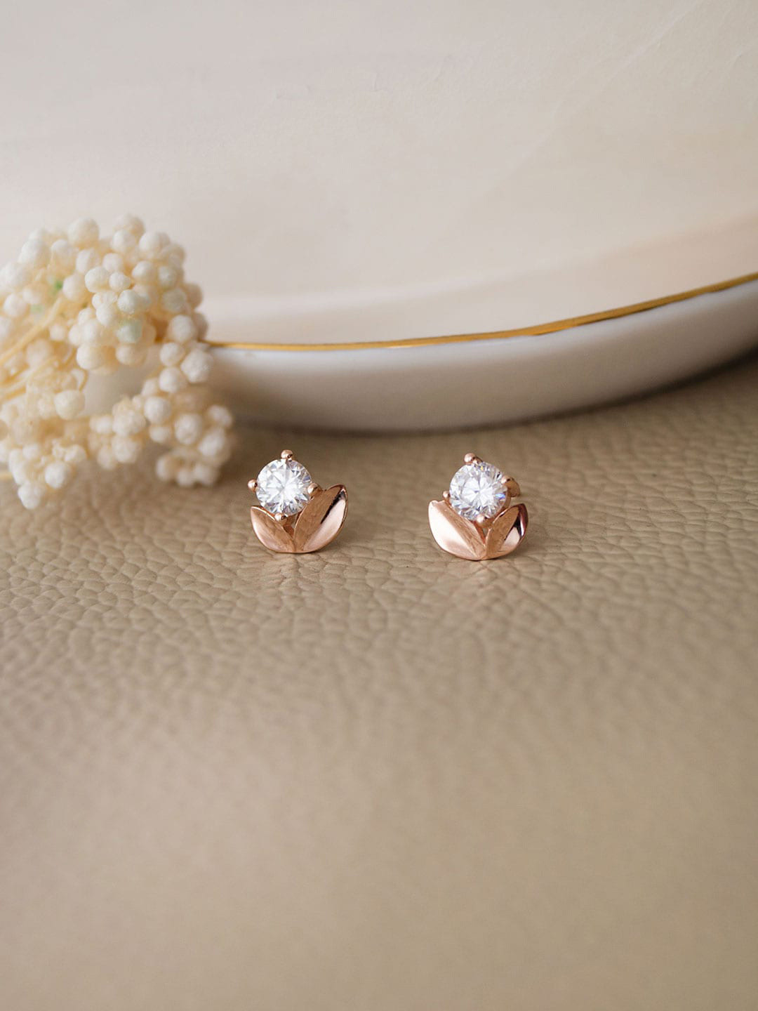 

MANNASH Rose Gold-Plated Leaf Shaped Studs Earrings
