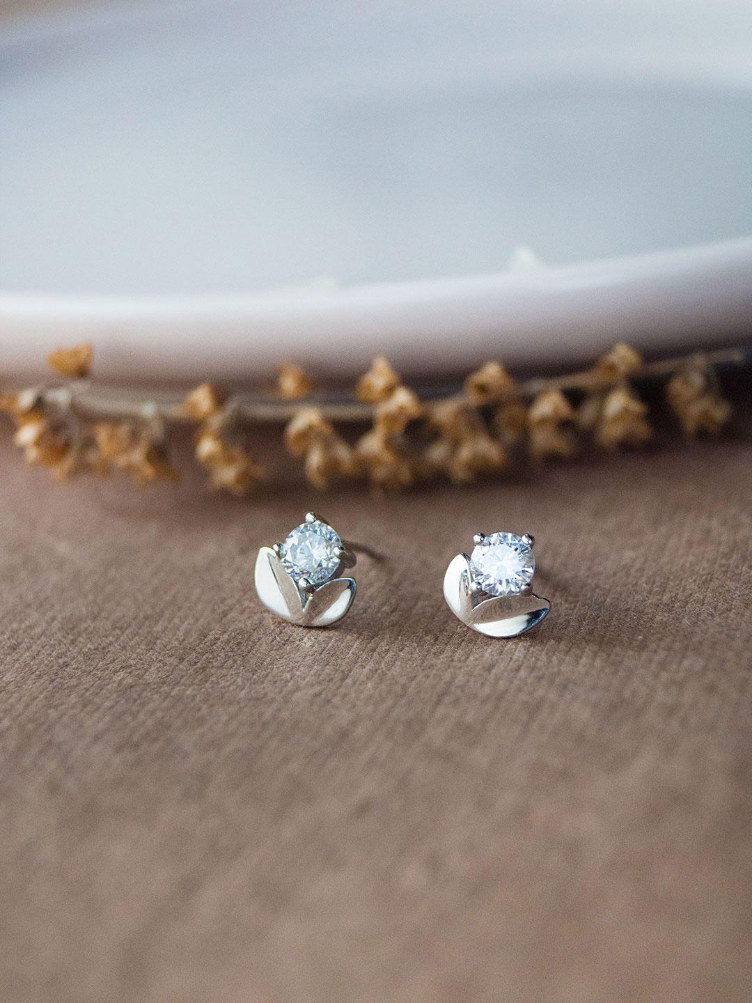 

MANNASH Silver-Plated Leaf Shaped Studs Earrings