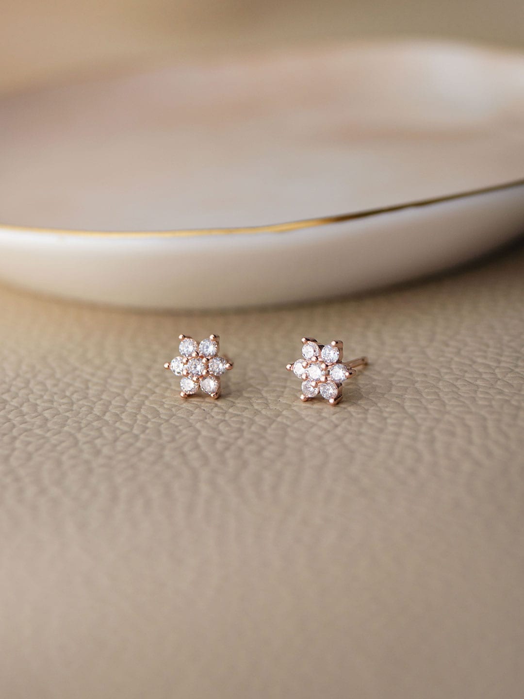 

MANNASH Rose Gold-Plated Floral Studs Earrings