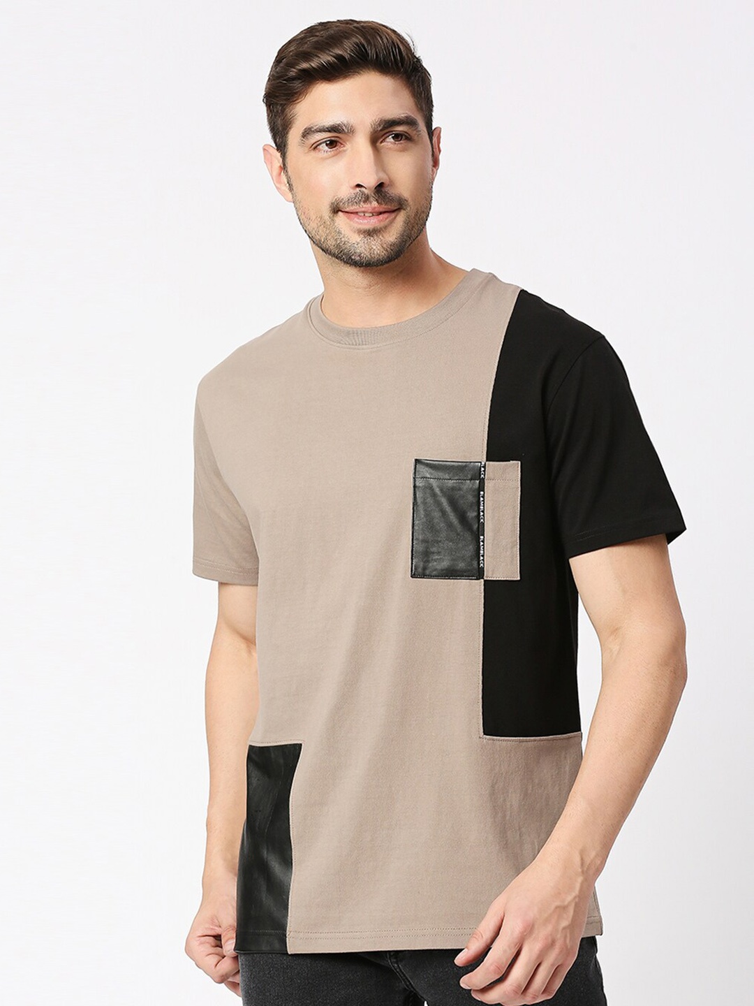 

Blamblack Colourblocked Round Neck Cotton T-shirt, Black