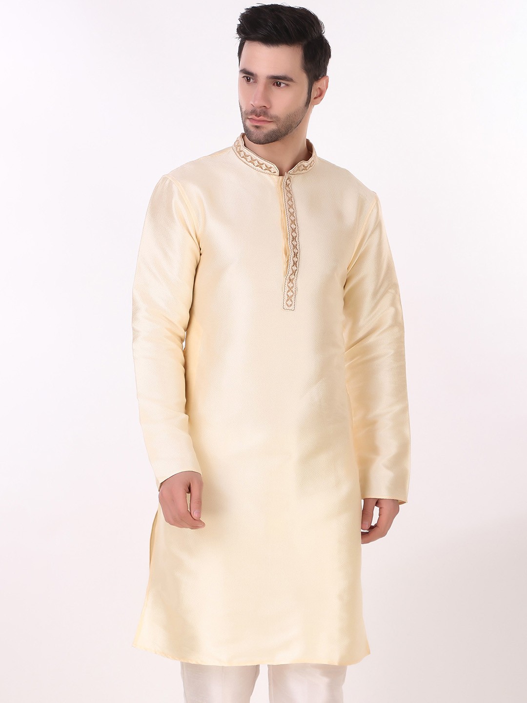 

Cult Indie Mandarin Collar Regular Kurta With Pyjamas, Cream
