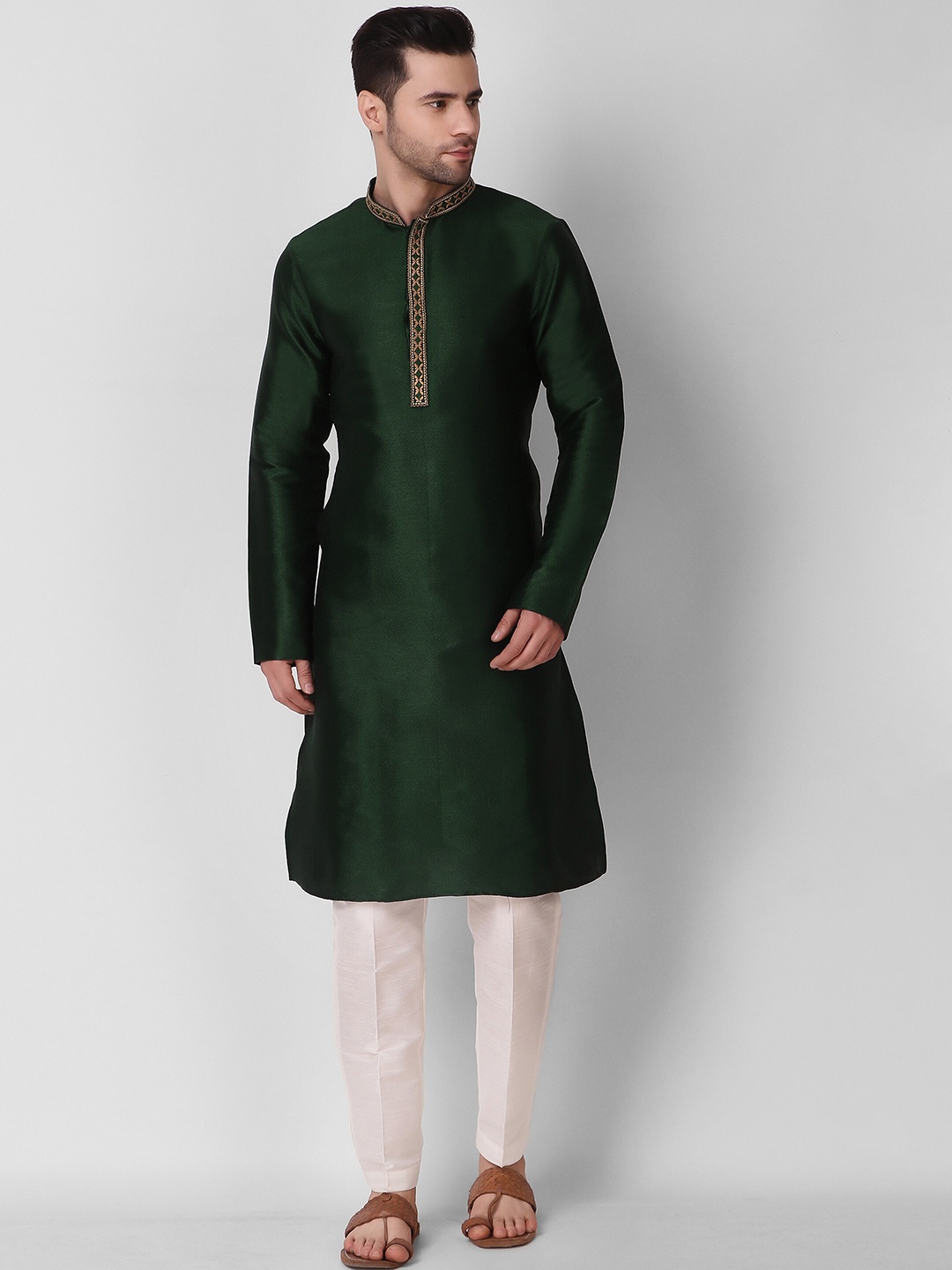 

Cult Indie Ethnic Motifs Woven Design Thread Work Kurta with Pyjamas, Green