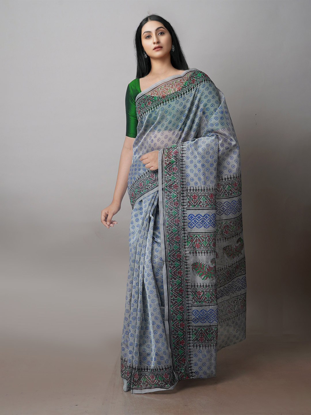 

Unnati Silks Floral Printed Supernet Saree, Grey