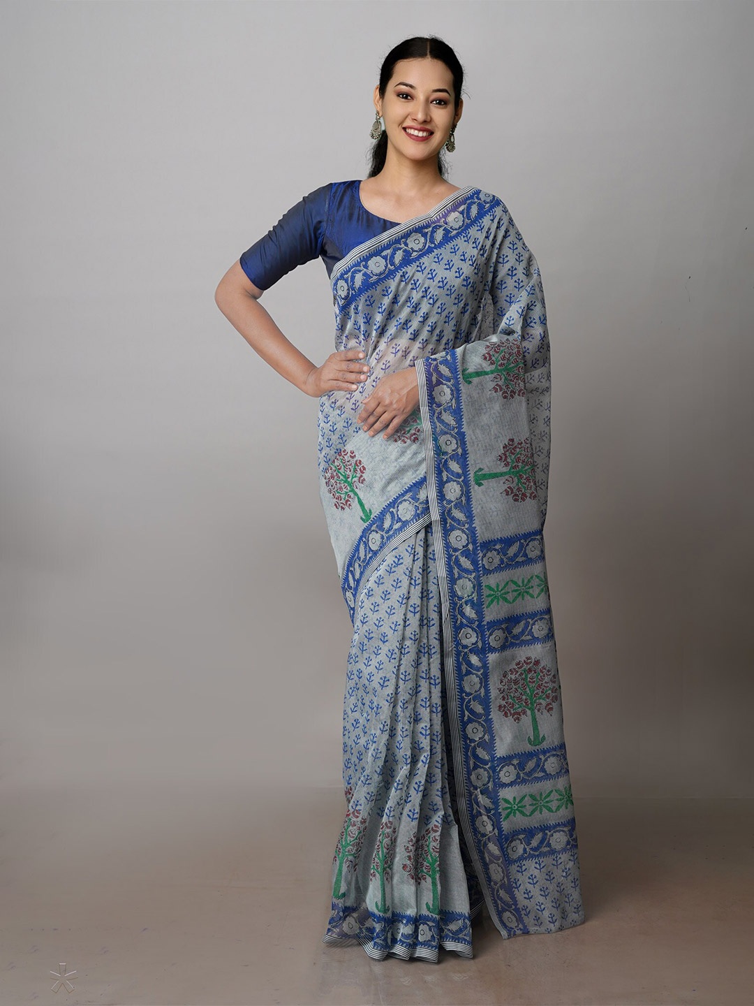 

Unnati Silks Floral Printed Supernet Saree, Grey