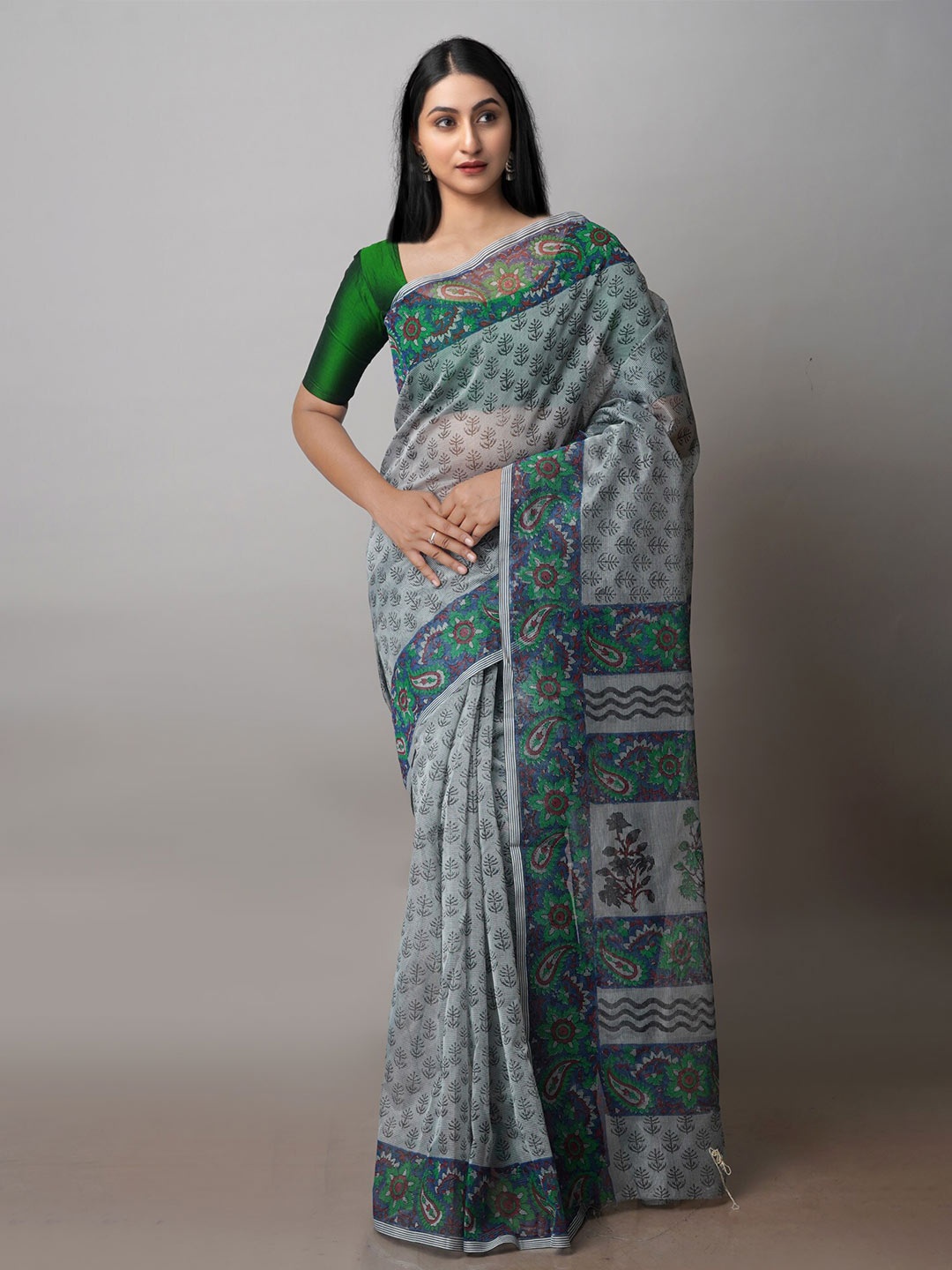 

Unnati Silks Floral Printed Supernet Saree, Grey
