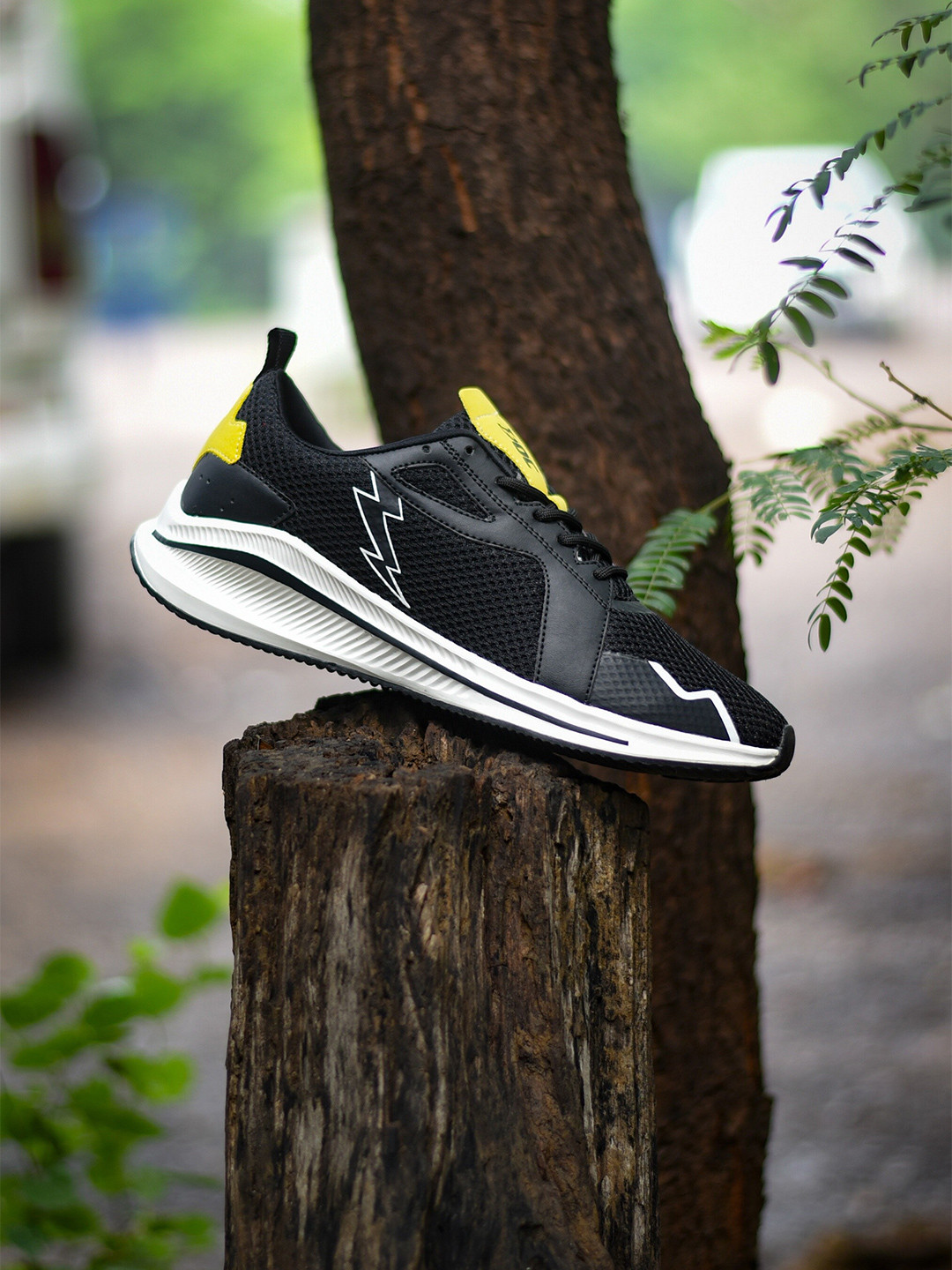 

Doc Martin Men Bounce Mesh Non-Marking Running Shoes, Black