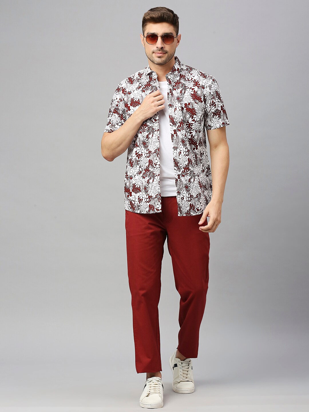 

Mast & Harbour White Floral Printed Classic Slim Fit Casual Shirt