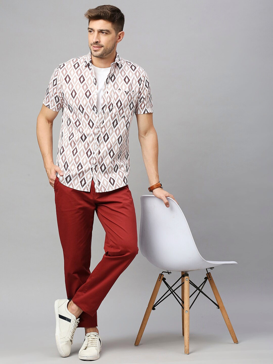 

Mast & Harbour White Ethnic Motifs Printed Classic Fit Slim Fit Cotton Casual Shirt