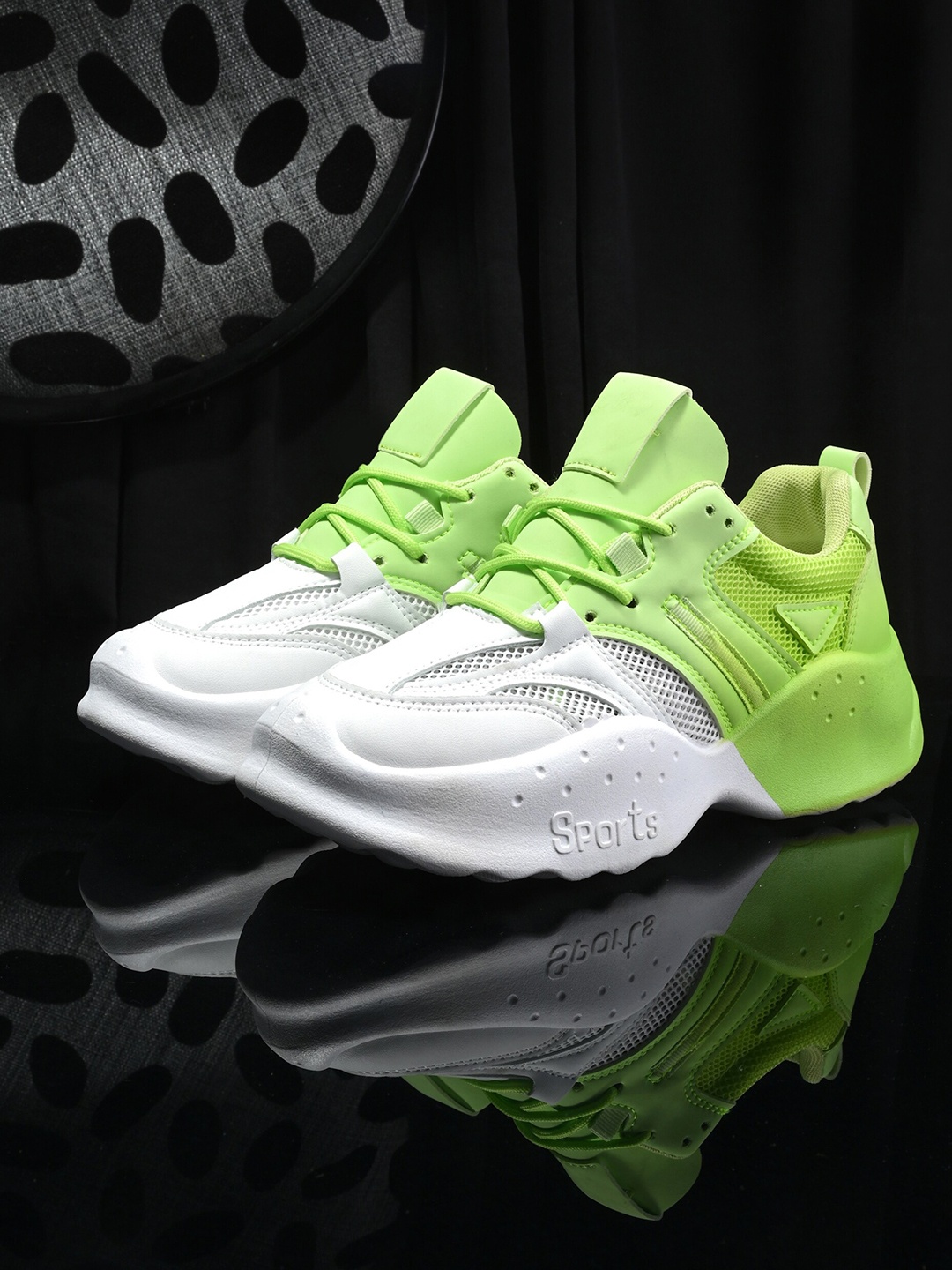 

Roadster Colourblocked Walking Sports Shoes, White