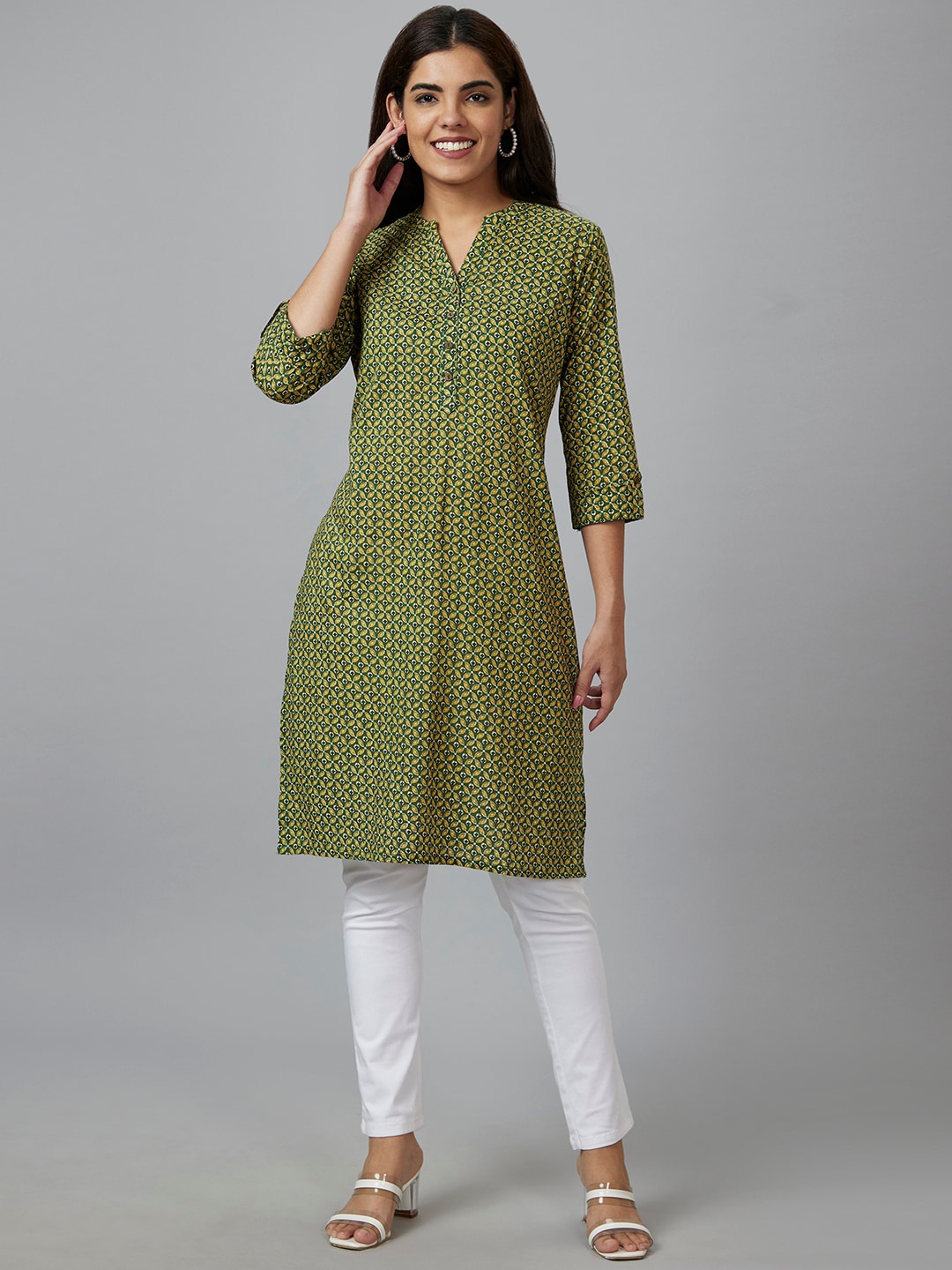 

Globus Green & Yellow Geometric Printed Mandarin Collar Pure Cotton Straight Kurta