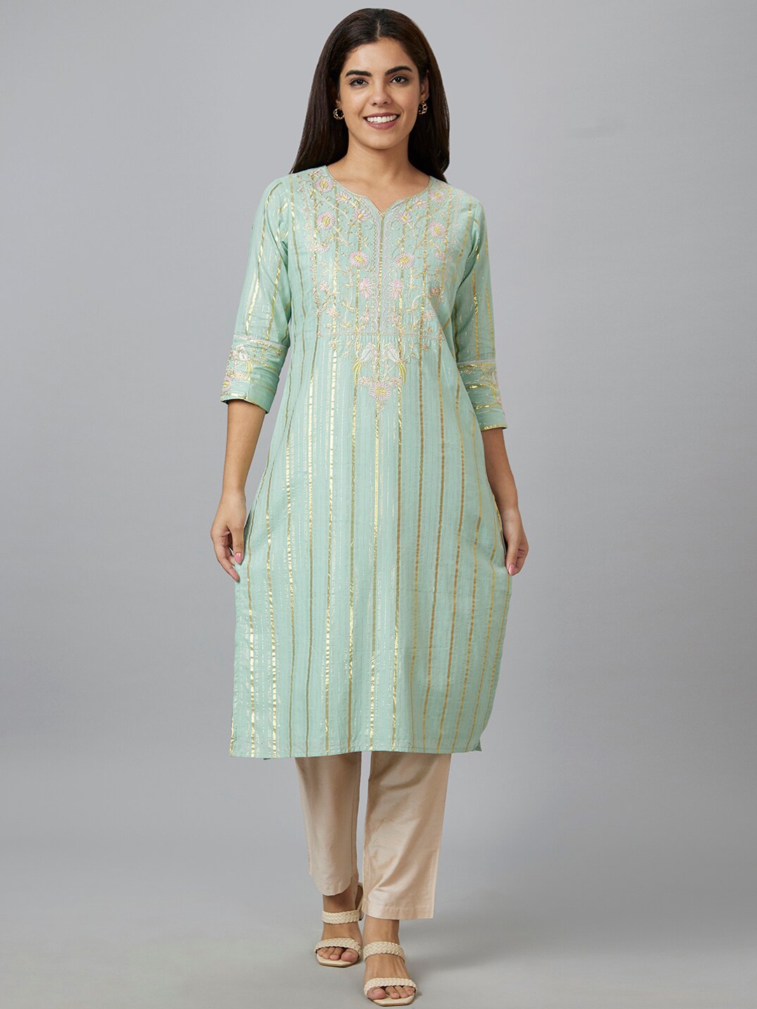 

Globus Sea Green & Pink Floral Embroidered Pure Cotton Kurta