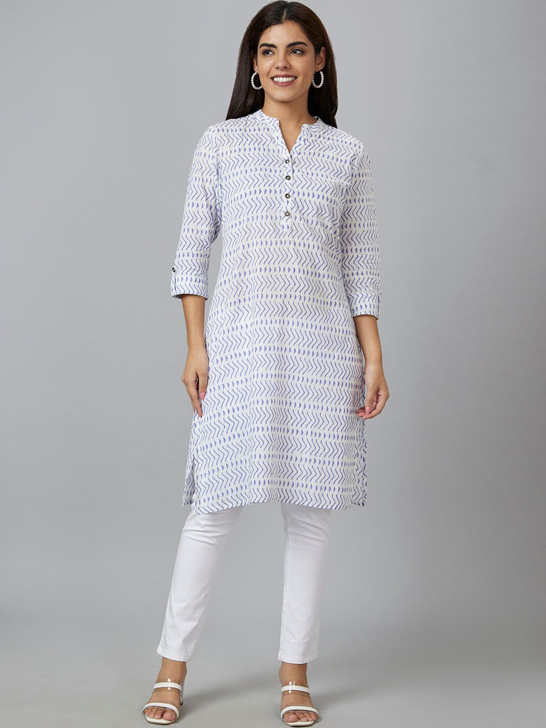 

Globus White & Blue Geometric Printed Mandarin Collar Pure Cotton Straight Kurta