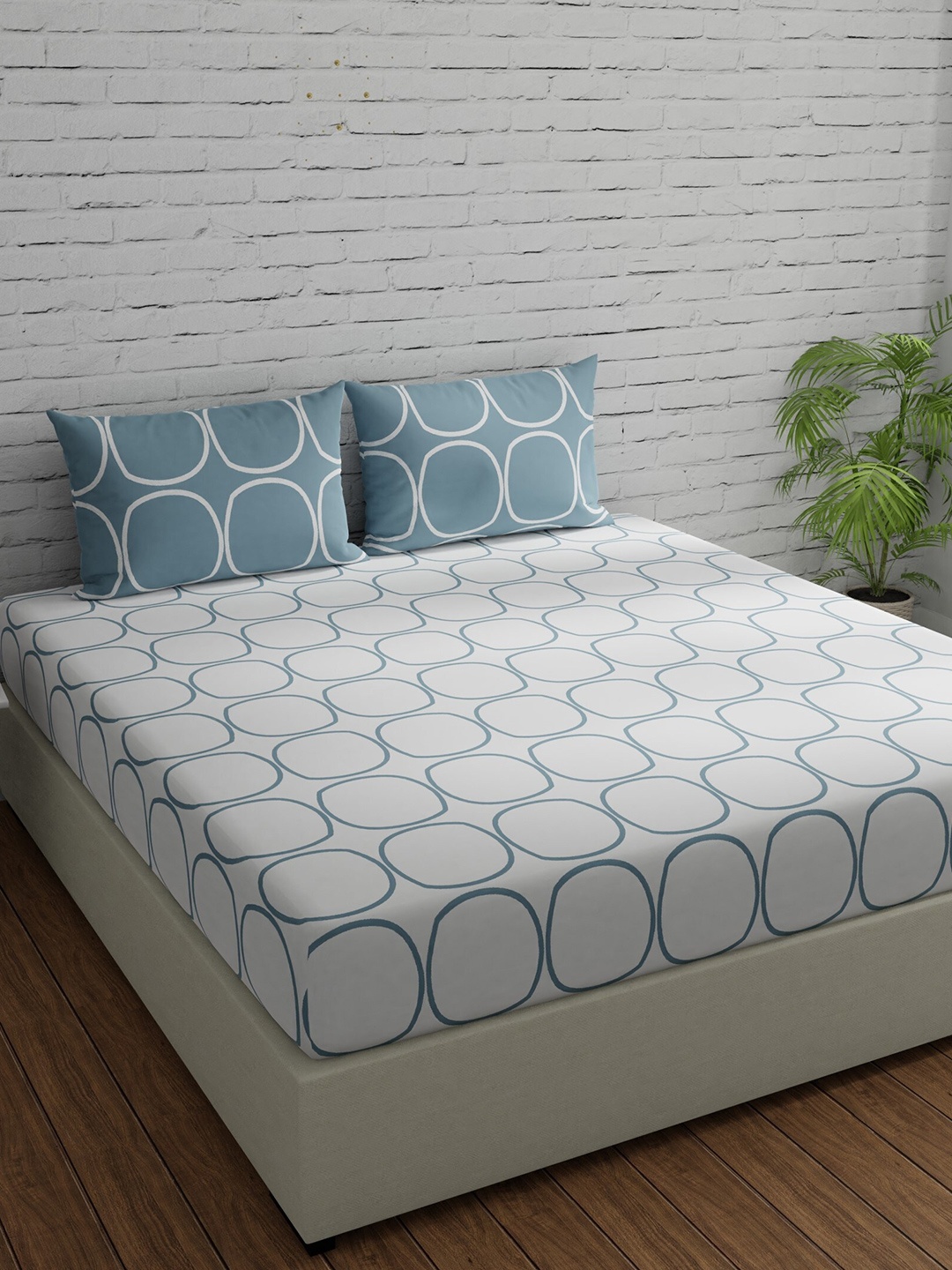 

Huesland Comfort White & Blue Printed 144 TC Cotton King Bedsheet & 2 Pillow Covers