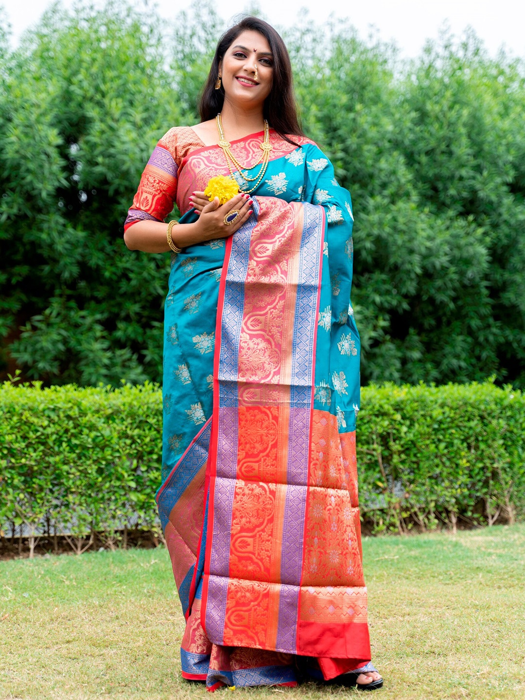 

AVANTIKA FASHION Floral Woven Design Zari Pure Silk Kanjeevaram Saree, Sea green