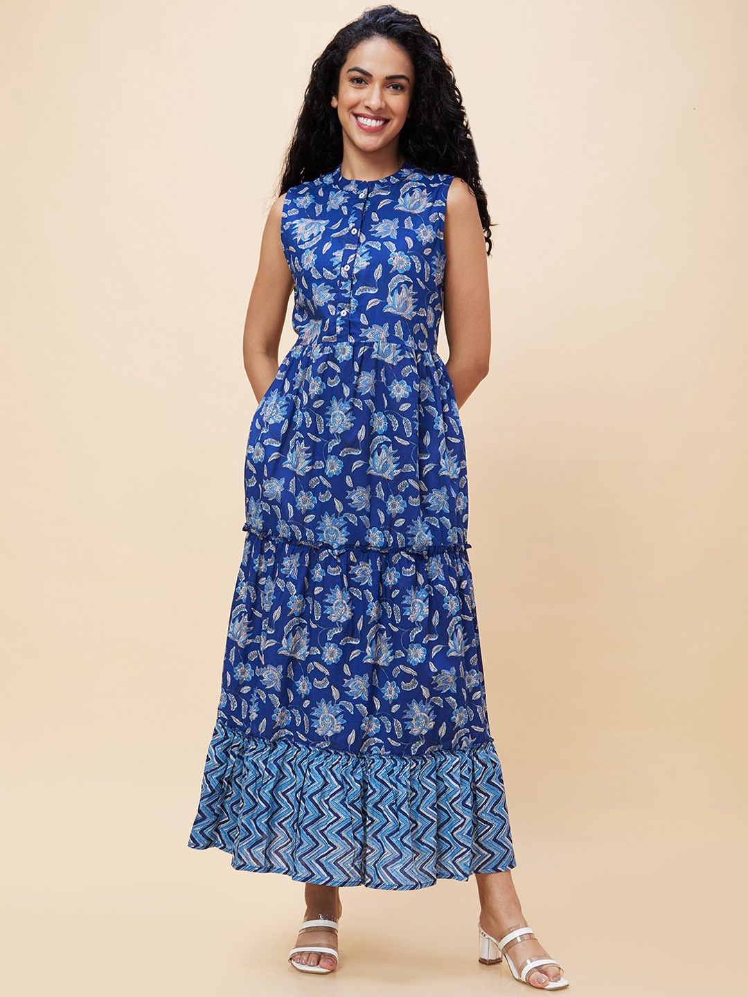 

Globus Women Floral Printed Gathered Fit & Flare Tiered Maxi Dress, Navy blue