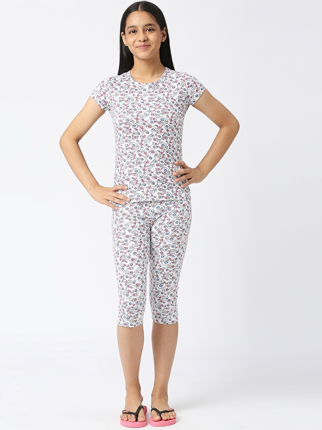 

SINI MINI Girls Floral Printed Pure Cotton Night Suit, White