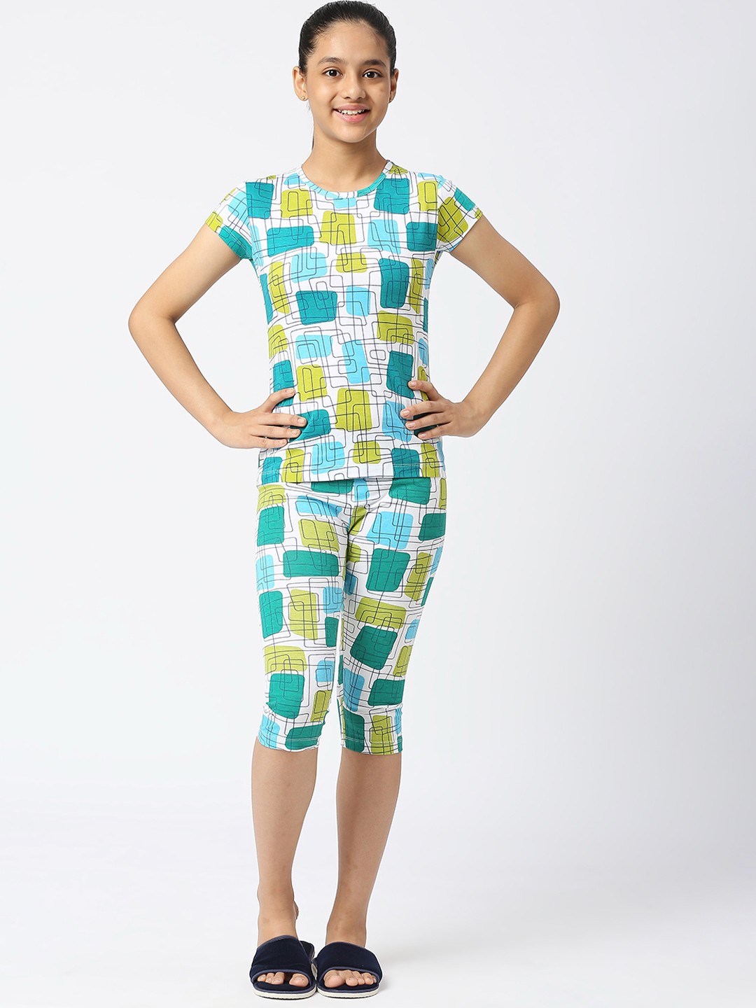 

SINI MINI Girls Geometric Printed Pure Cotton Night Suit, Off white