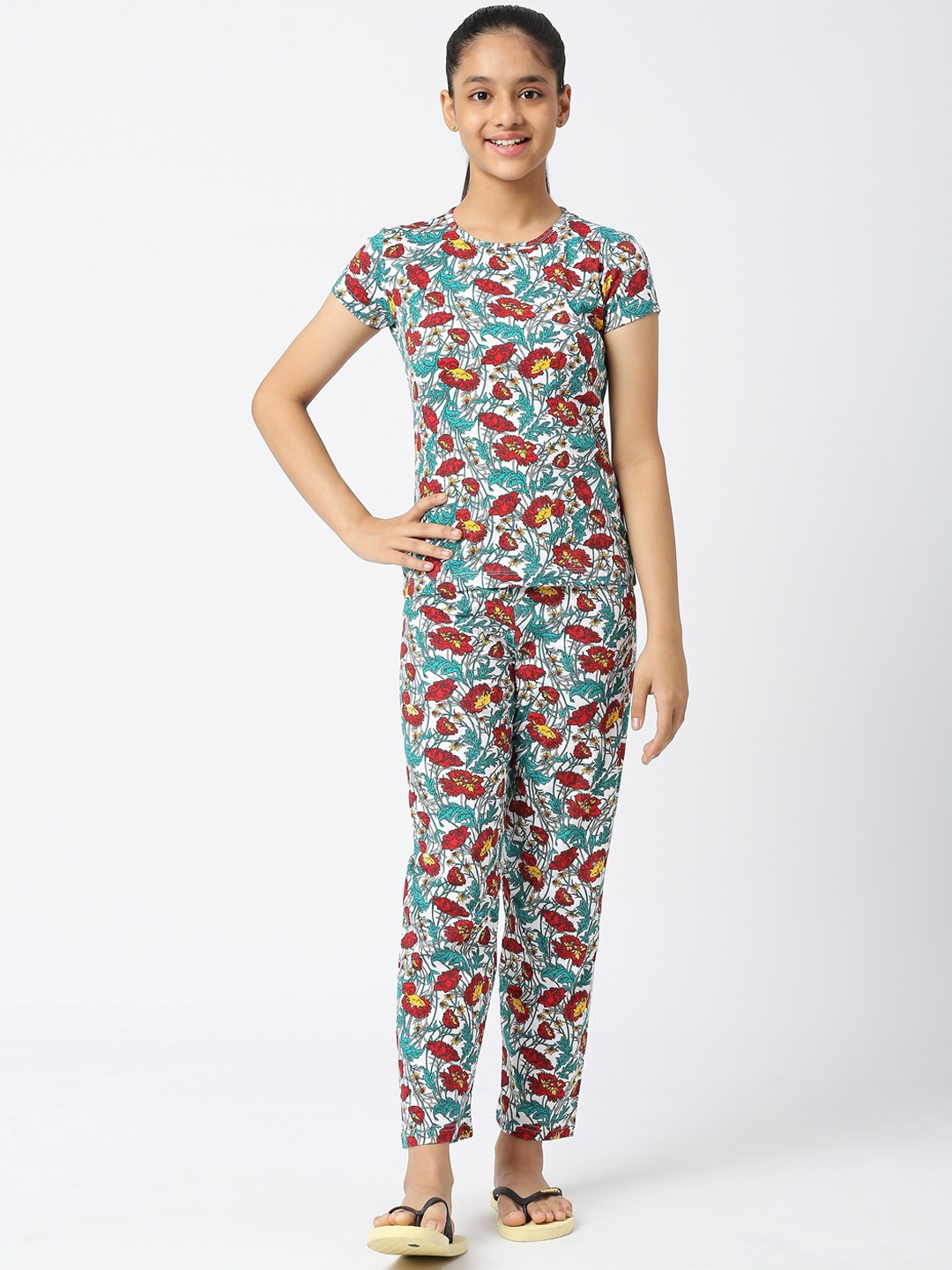

SINI MINI Girls Floral Printed Pure Cotton Night Suit, White