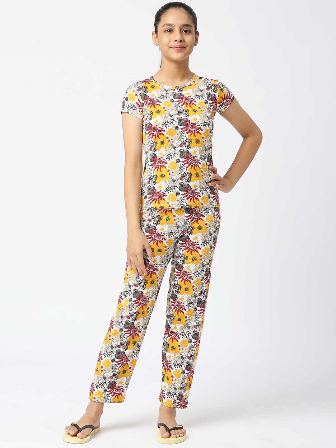 

SINI MINI Girls Floral Printed Pure Cotton Night Suit, Yellow