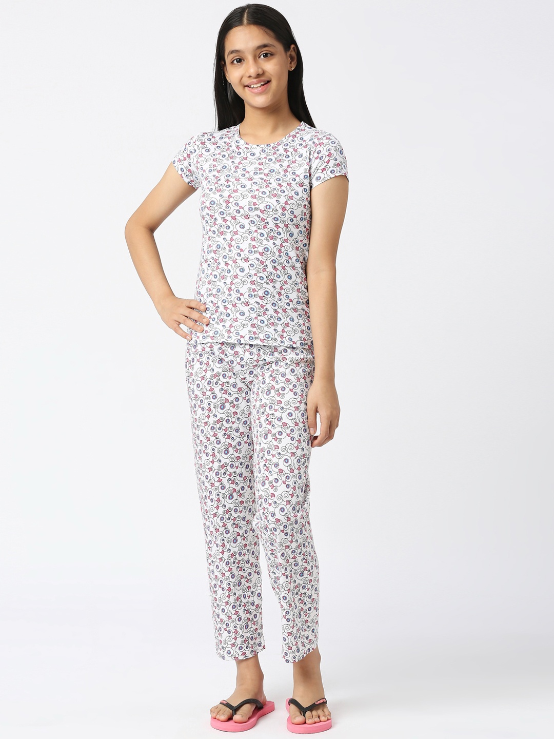 

SINI MINI Girls Floral Printed Pure Cotton Night Suit, White