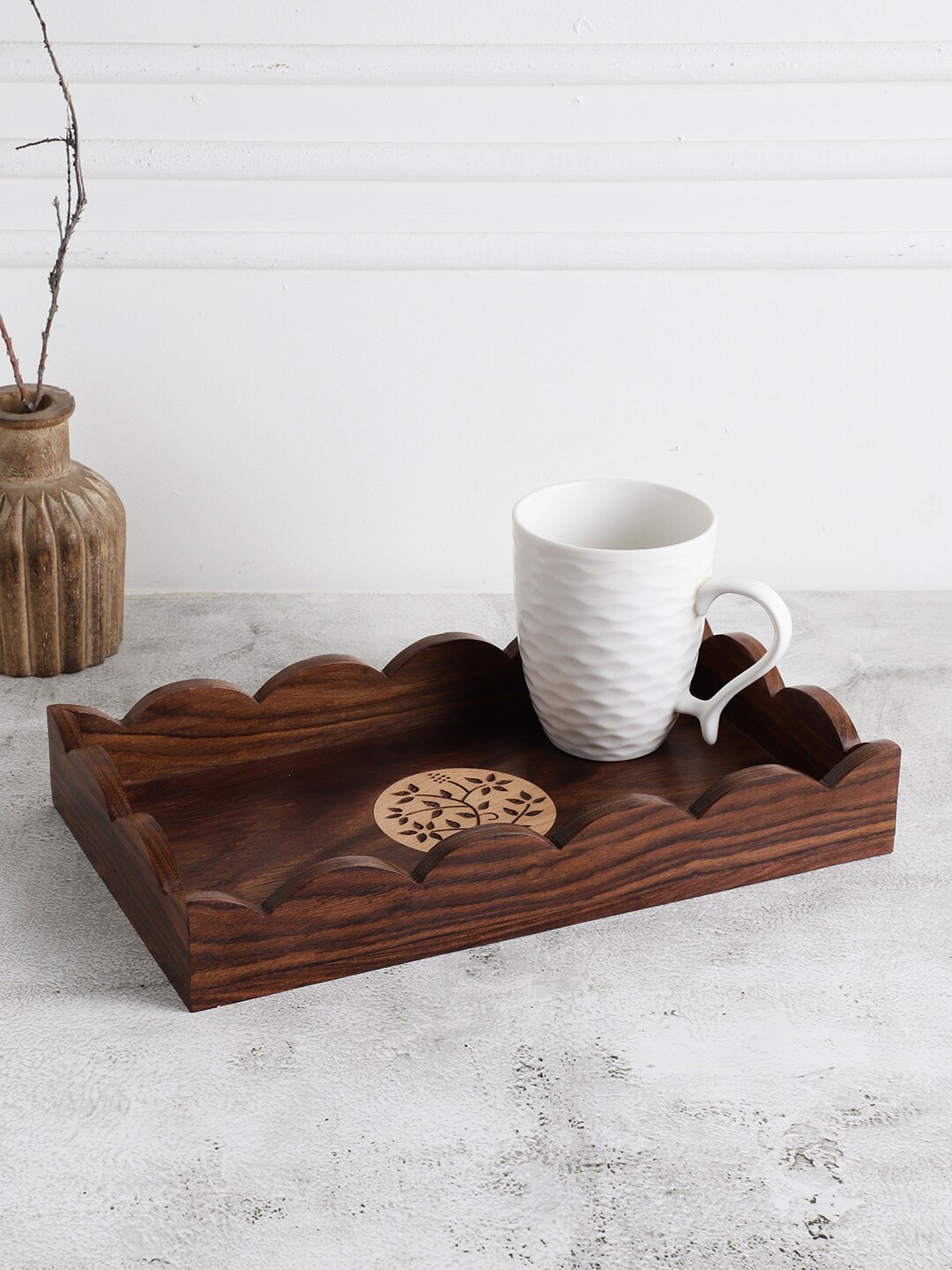 

VarEesha Curved Edges Wooden Tray, Brown