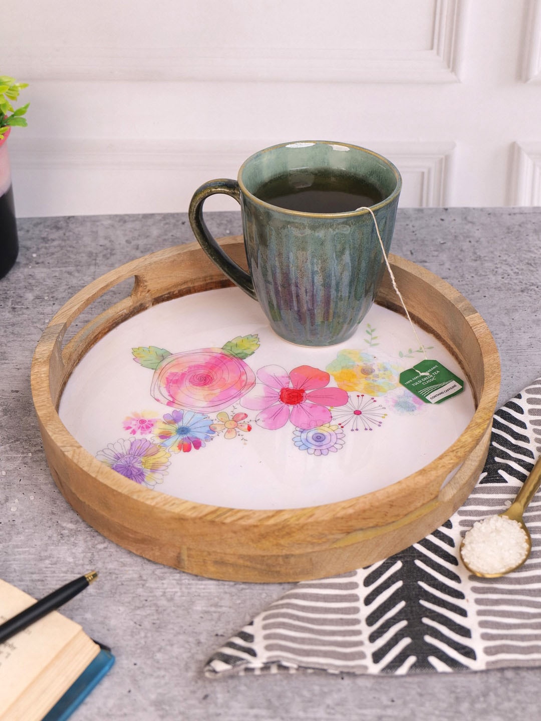 

VarEesha Blossom White & Beige Printed Circular Wooden Tray