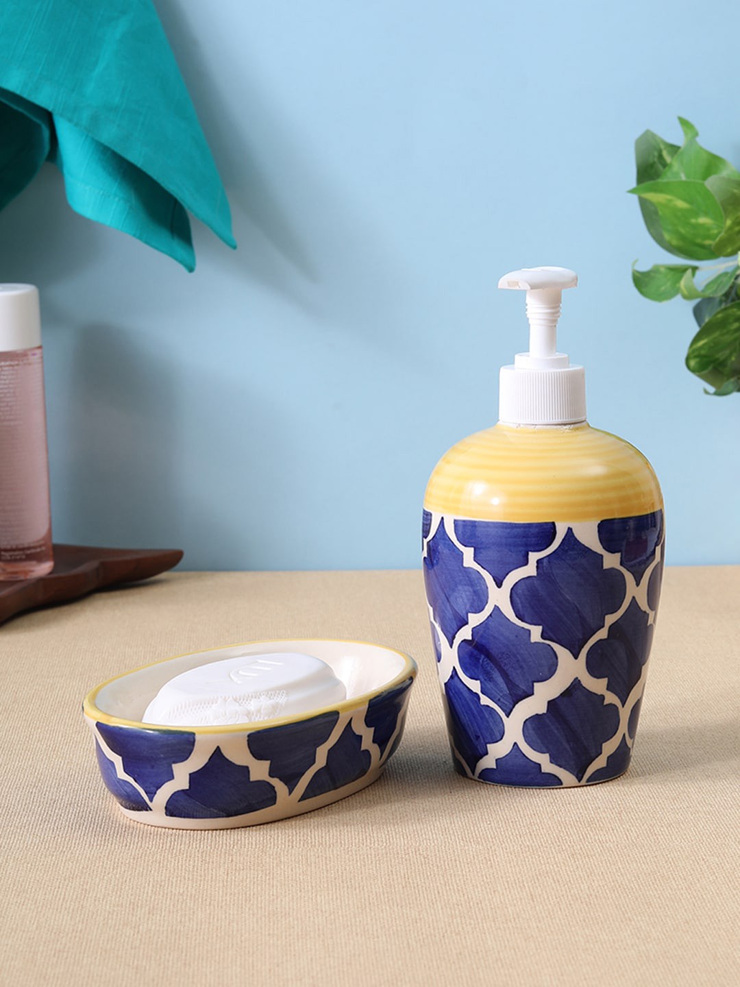 

VarEesha Moroccan Blue & Yellow 2 Pieces Printed Ceramic Bathroom Accessories