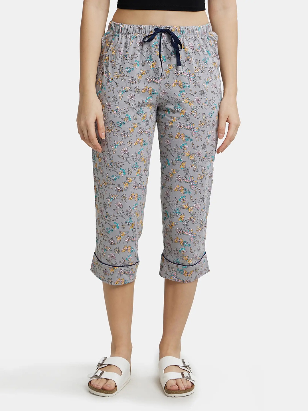 

Jockey Women Floral Printed Mid Rise Cotton Capris, Grey
