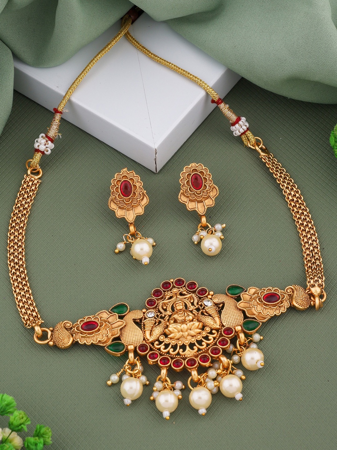 

ROFARWORD Gold-Plated Stone-Studded & Beaded Jewellery Set