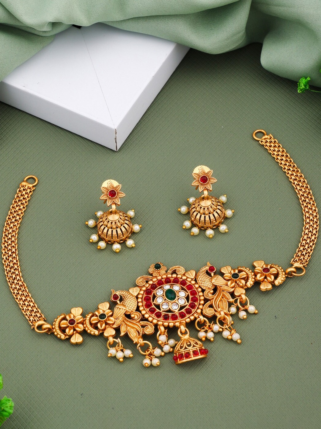 

ROFARWORD Gold-Plated Stone Studded and Beaded Necklace & Earrings