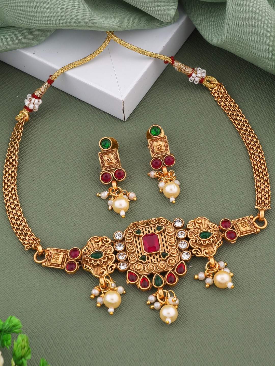

ROFARWORD Gold-Plated Stone-Studded & Beaded Jewellery Set