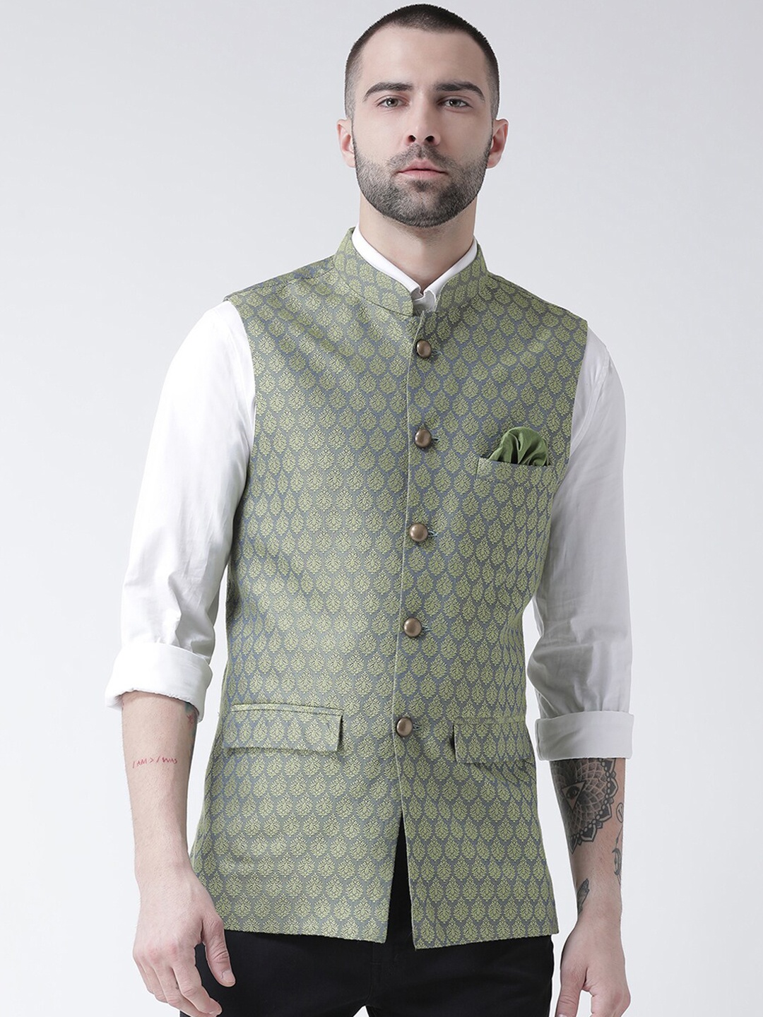 

KISAH Men Textured Zari Regular Fit Nehru Jacket, Green