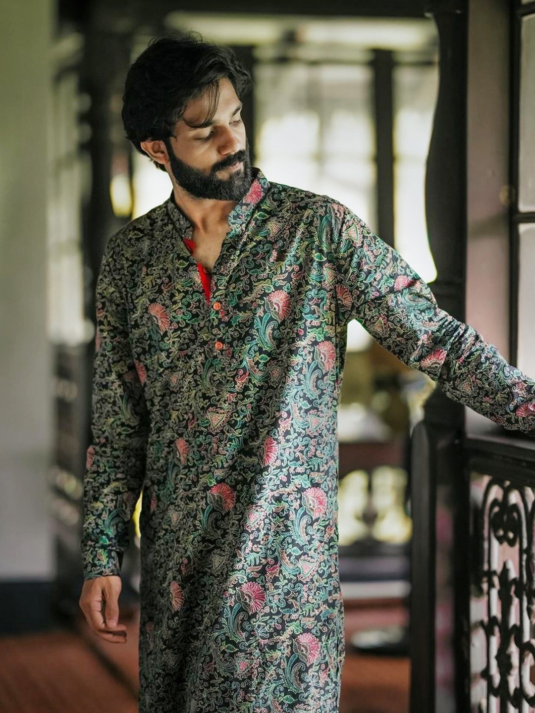

KISAH Floral Printed Mandarin Collar Patchwork Kurta, Black