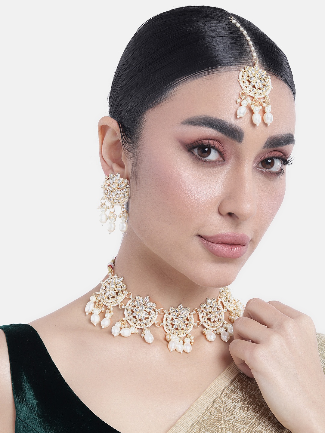 

Peora Gold-Plated Kundan Choker Necklace Jewellery Set, White