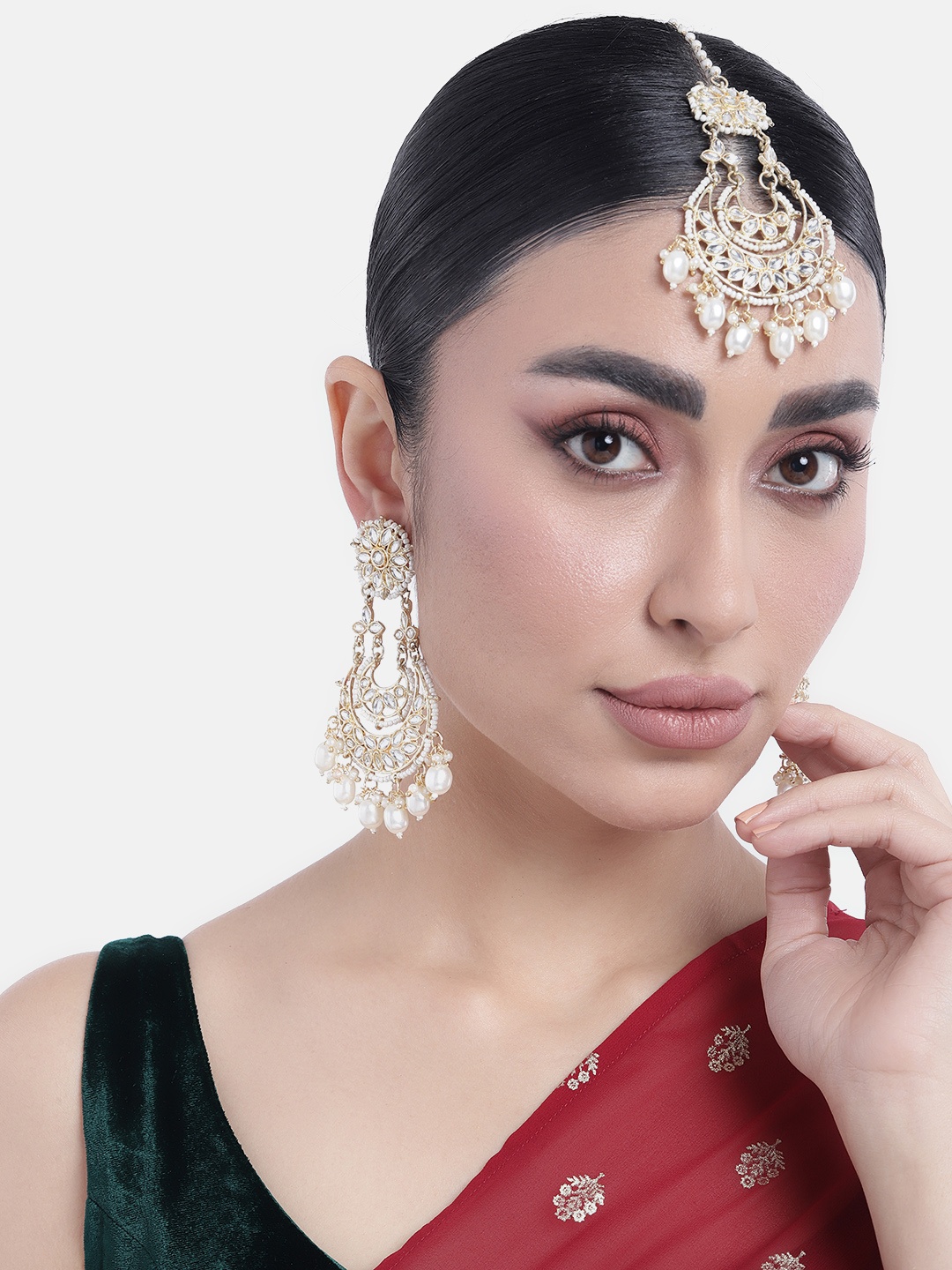 

Peora Gold Plated Kundan Studded Dangle Earrings & Maang Tikka, White