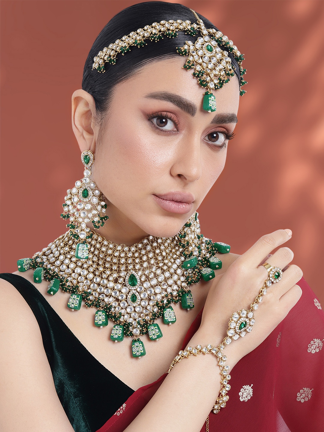 

Peora Gold-Plated Kundan Jewellery Set, Green