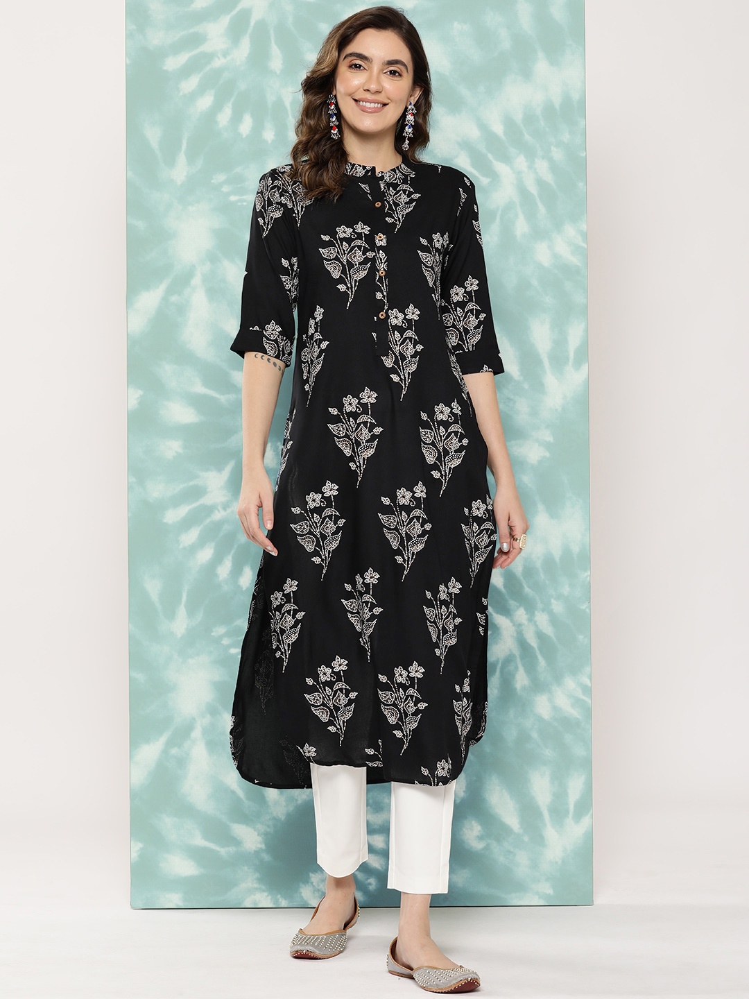 

Juniper Women Black & White Bandhani Printed Floral Kurta