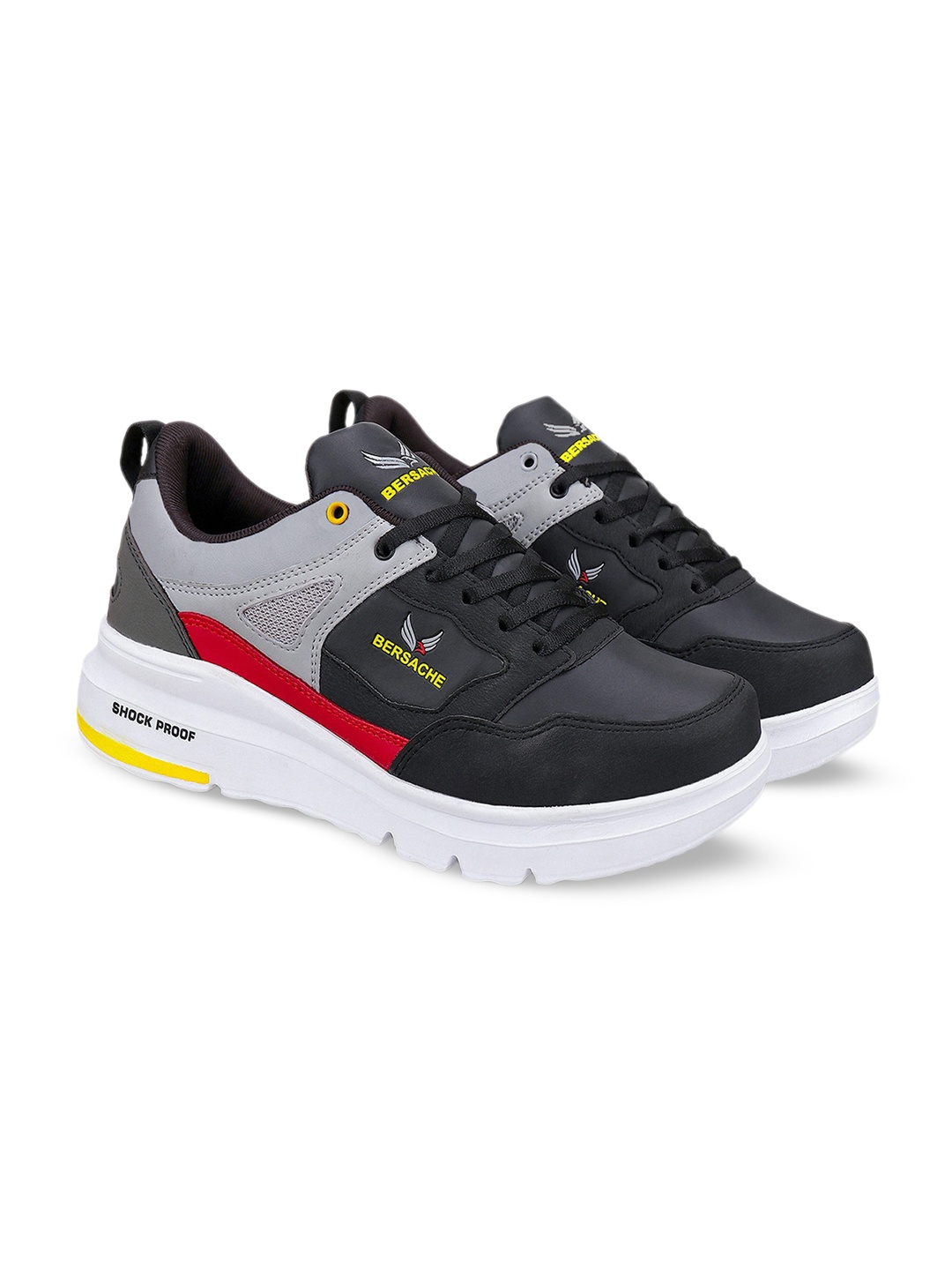 

BERSACHE Men Colourblocked Lightweight Sneakers, Black