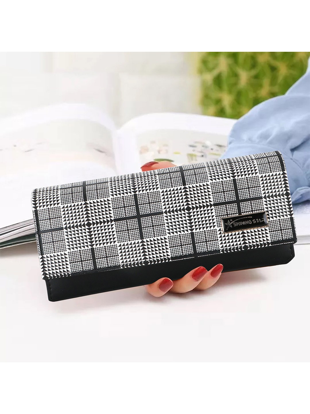 

SHINING STAR Women Printed Envelope Clutch, Black