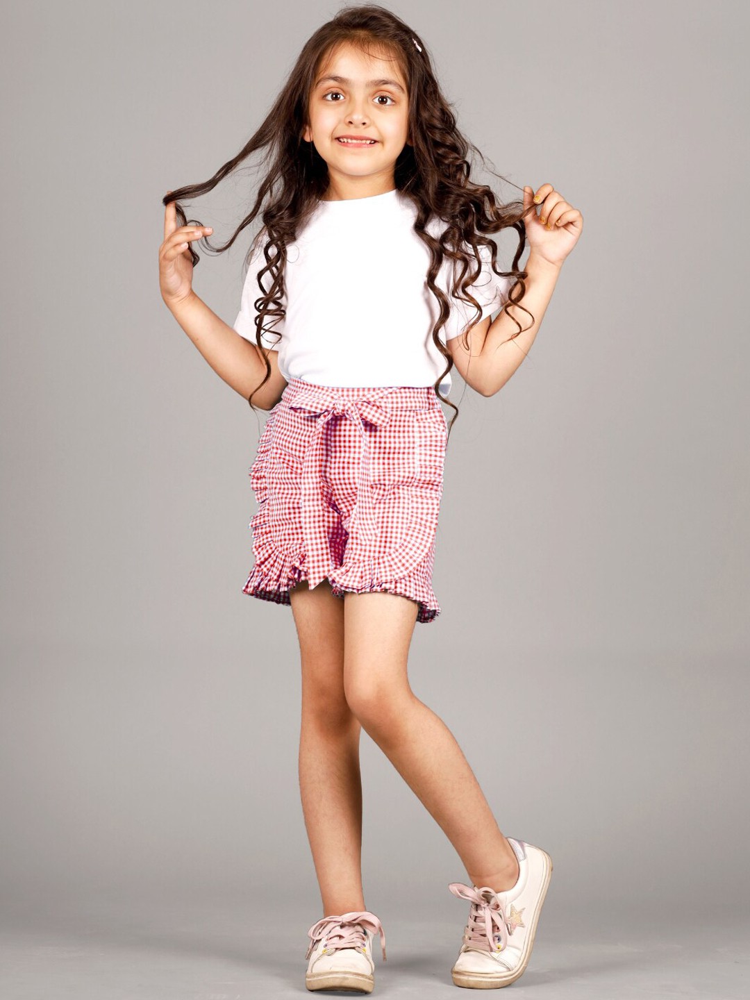 

Beyabella Girls Mid-Rise Checked Outdoor Pure Cotton Shorts With Tie-Up, Red