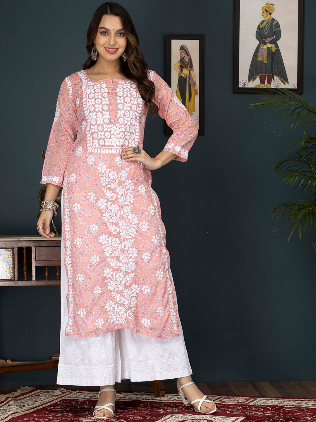 

PARAMOUNT CHIKAN Women Peach Floral Embroidered Chikankari Cotton kurta