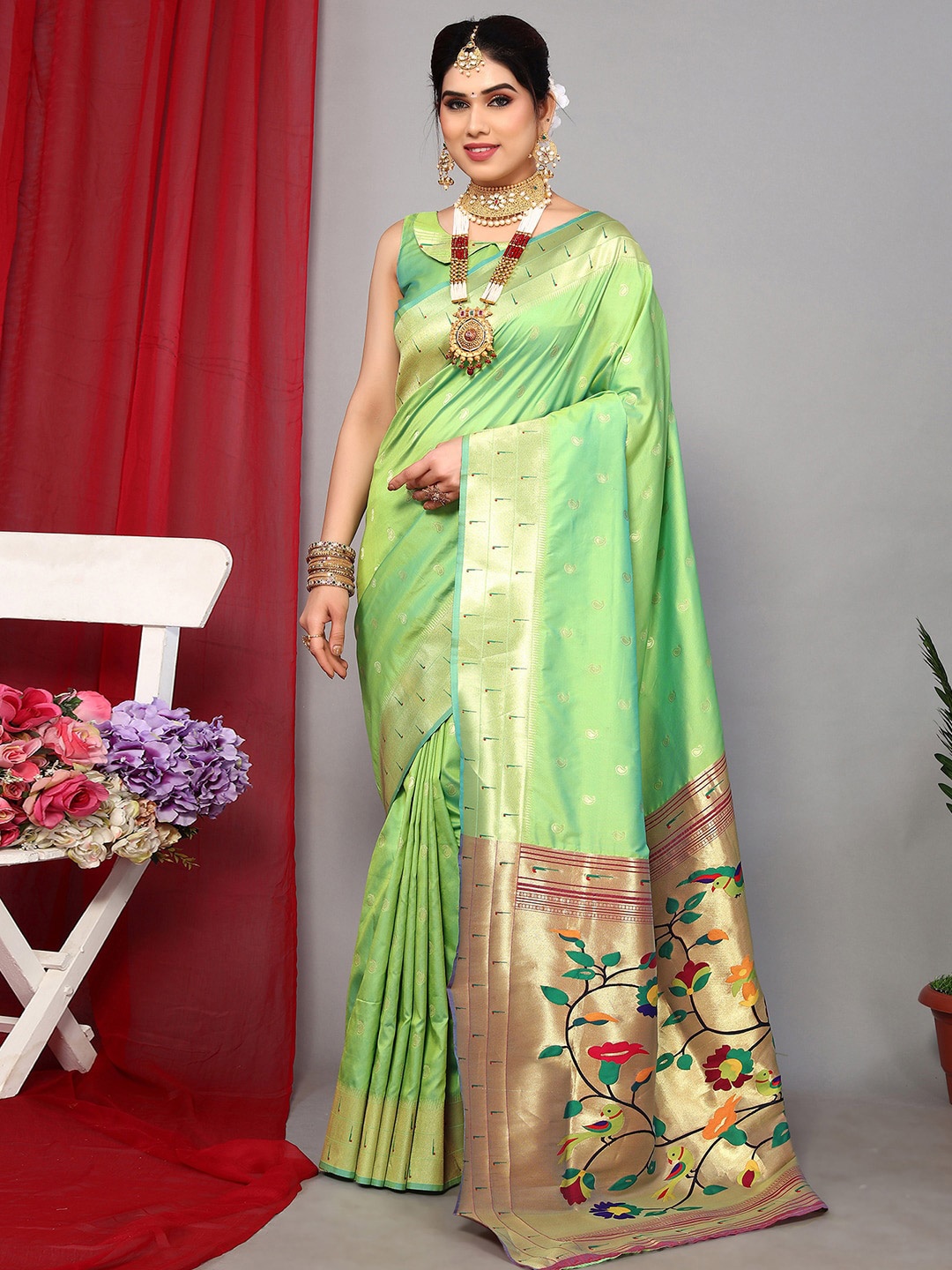 

Satrani Green & Gold-Toned Paisley Woven Design Zari Paithani Saree